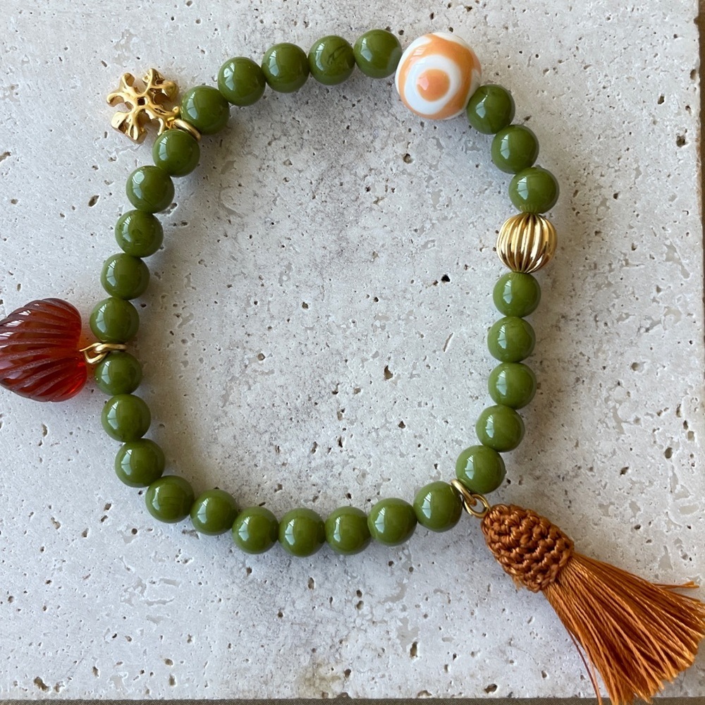 Tory Burch Beaded Charm Bracelet Green Beads Tassel Gold Logo Stretch Bracelet
